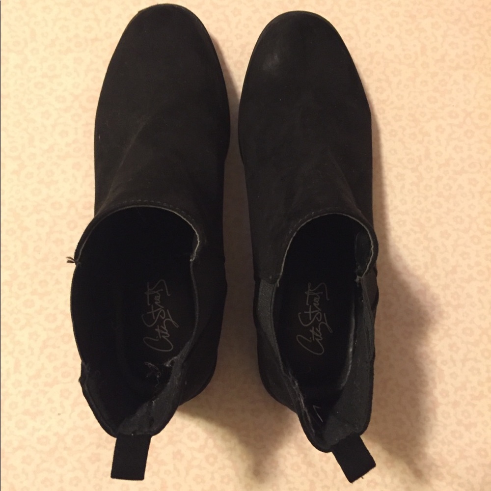 Black Chelsea Boots